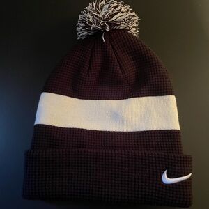 Nike Pom beanie